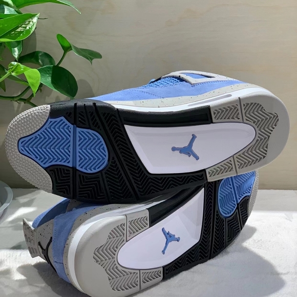 Jordan 4 Retro \